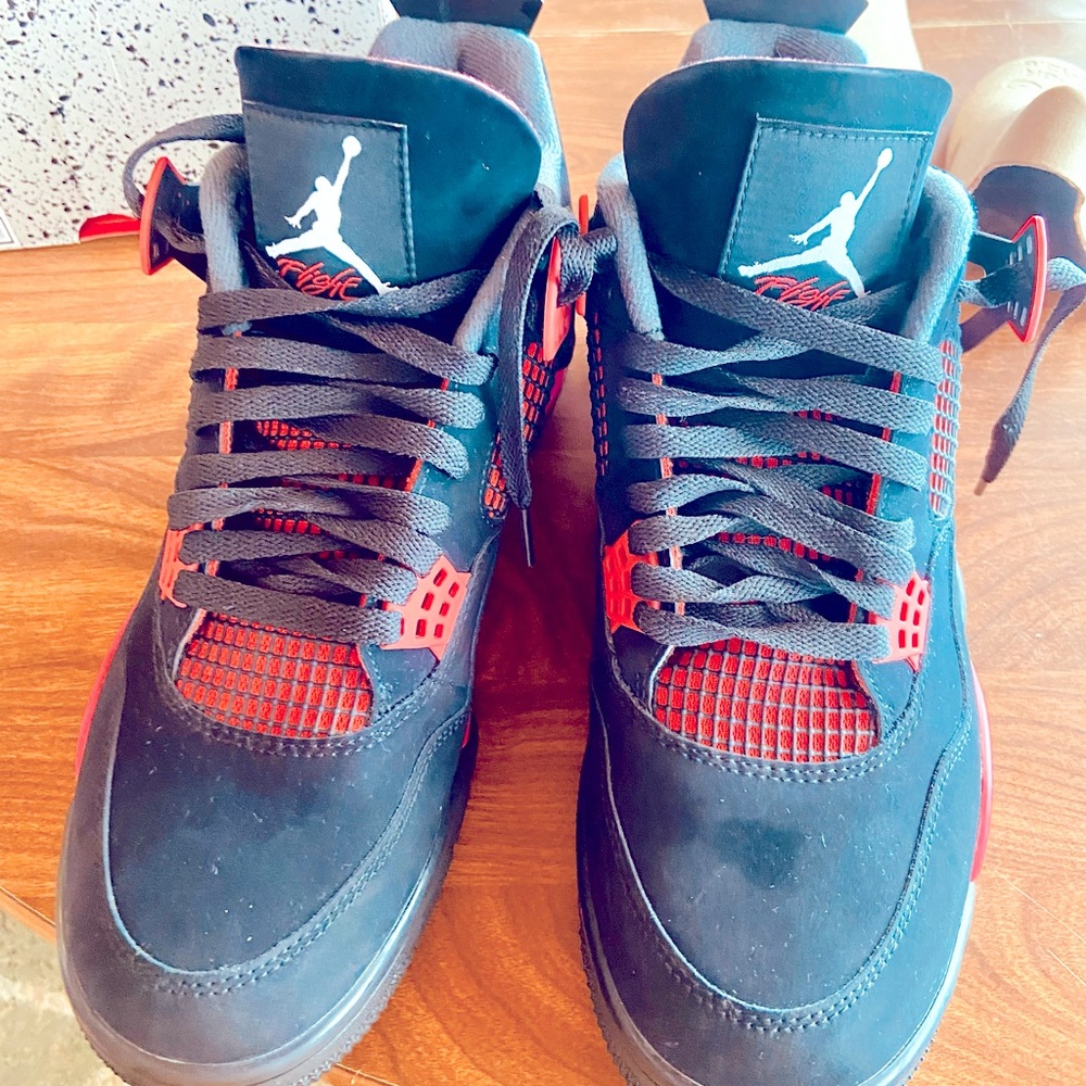 Jordan IV Thunder Red sneakers